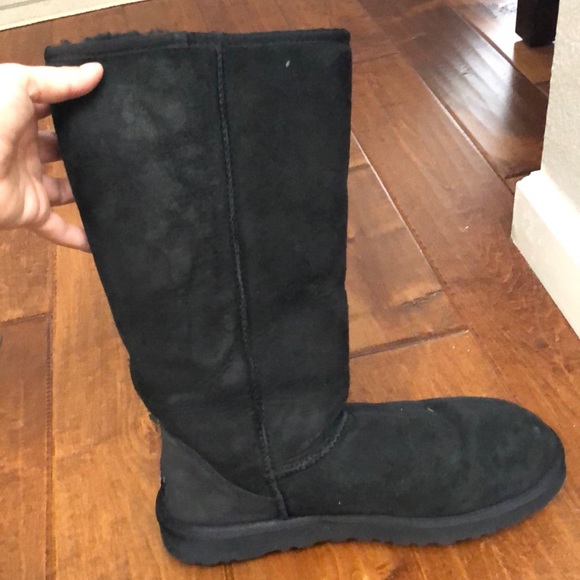 Original Black Authentic Uggs - Picture 6 of 7